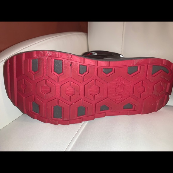 UGG Utility Waterproof Boots / Sneakers. Unisex - Picture 7 of 15